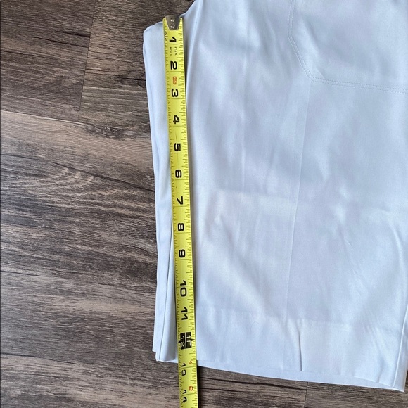 IZOD XFG Women’s Grey Golf Bermuda Short Size 6 - Picture 5 of 10